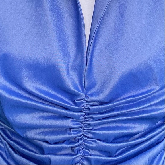 TADASHI shimmering blue plunging neck line roughed front collared cropped top - Picture 9 of 16